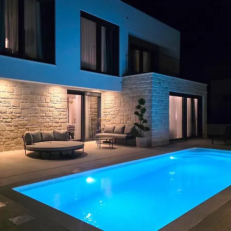 Сasa de vacaciones Stunning In Seget Donji Trogir